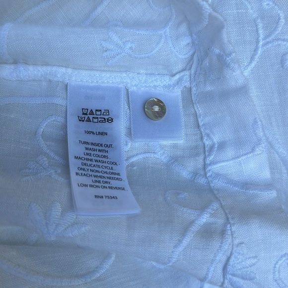 St. Tropez white linen embroider split neckline tuxedo pleated tunic. New. Small - Picture 8 of 8